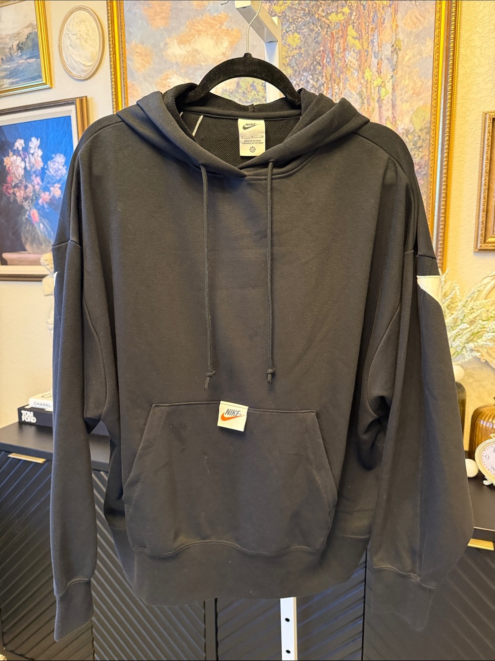 Nike Men's Black Hooded Pullover Sweatshirt